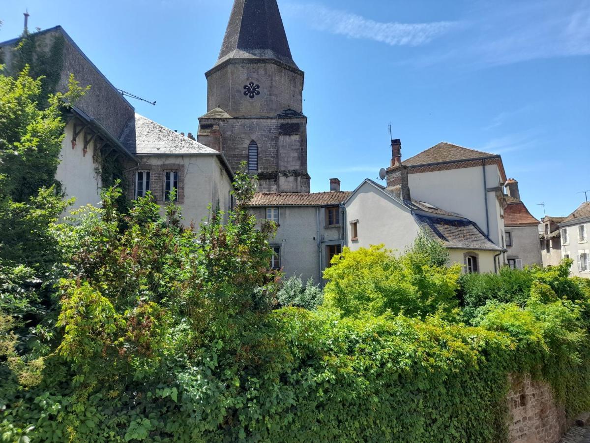 Maison En Ville Avec Terrasse Ensoleillee Et Wi-Fi Magnac-Laval Luaran gambar