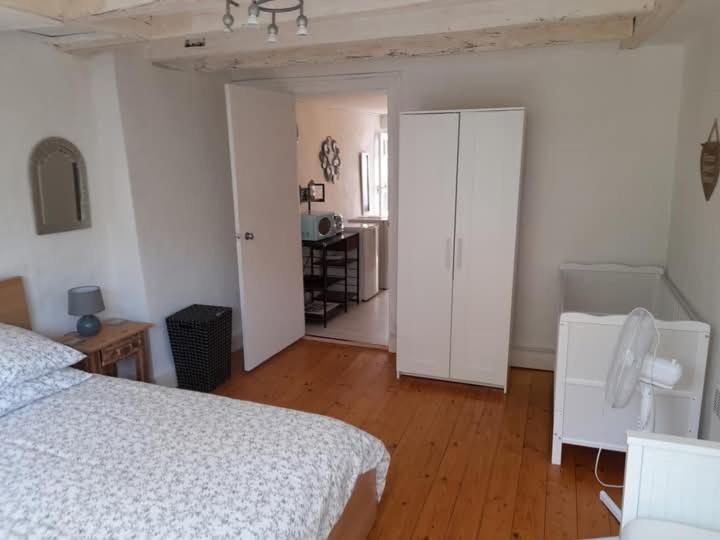 Maison En Ville Avec Terrasse Ensoleillee Et Wi-Fi Magnac-Laval Luaran gambar